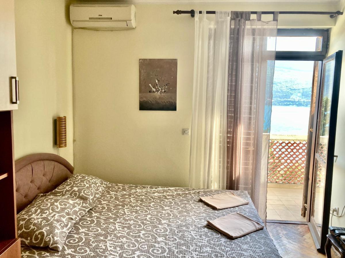 Apartmani Ilic Херцег Нови Екстериор снимка