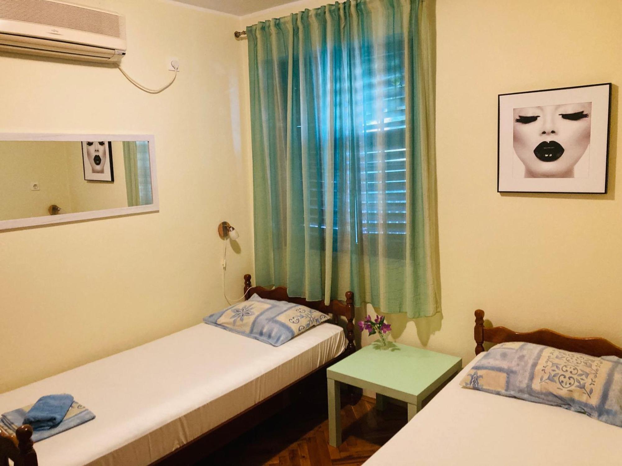 Apartmani Ilic Херцег Нови Екстериор снимка